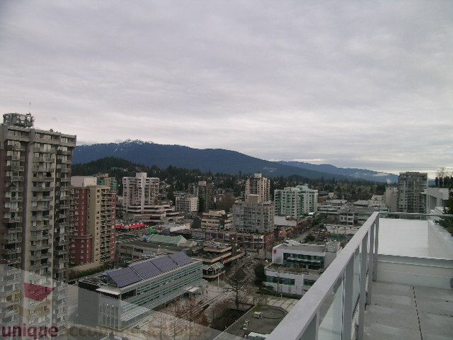 Spacious 2-bedroom + den condo with stunning city view and modern furnishings. - 1903 - 1320 Chesterfield Street, North Vancouver