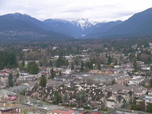 Spacious 2-bedroom + den condo with stunning city and mountain views, furnished and ready to move in.