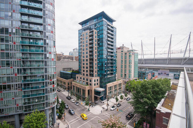 Furnished 1-bedroom + den condo with city views and modern glass facade. - 903 - 821 Cambie Street, Vancouver Downtown