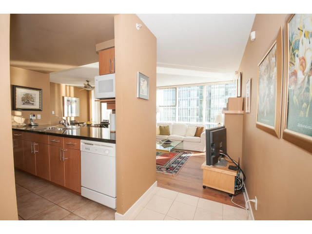 2201 - 1077 Marinaside Crescent - Condo - Yaletown - Photo 2 of 40