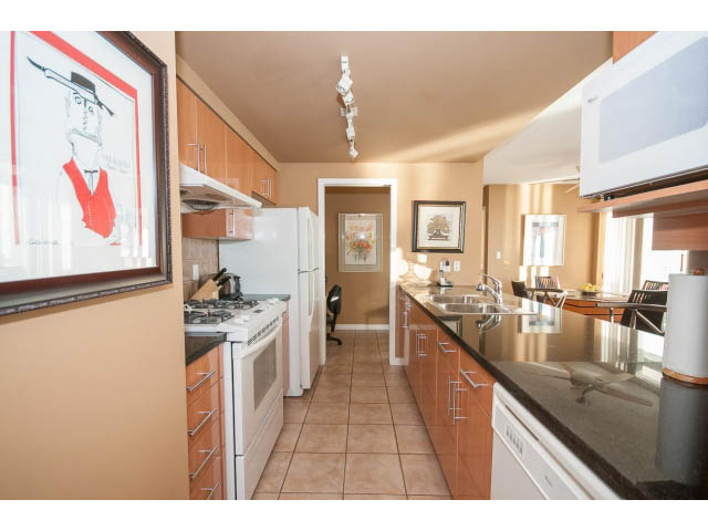 2201 - 1077 Marinaside Crescent - Condo - Yaletown - Photo 4 of 40
