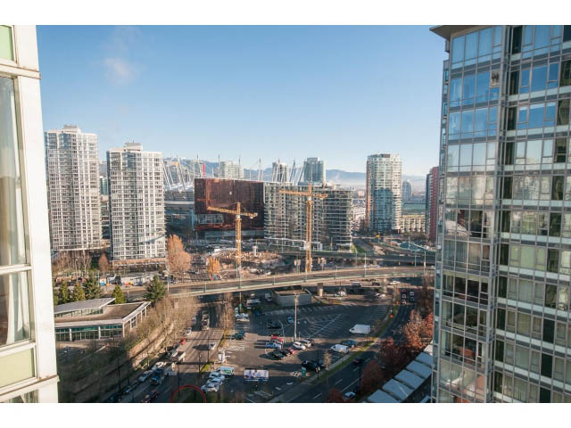 2201 - 1077 Marinaside Crescent - Condo - Yaletown - Photo 29 of 40