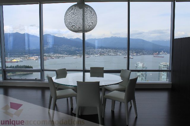 Bright dining area with city view and modern decor. - 6002 - 1128 West Georgia, Vancouver Downtown