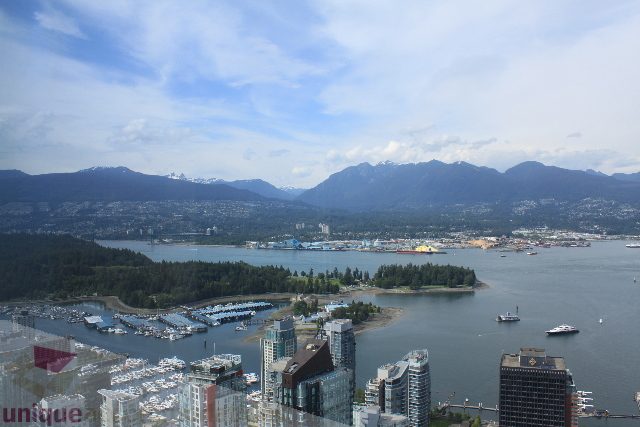 Spacious 2-bedroom condo with stunning city and mountain views. - 6002 - 1128 West Georgia, Vancouver Downtown
