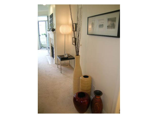 211 - 360 East 36th - Condo - Main Street - Photo 4 of 28