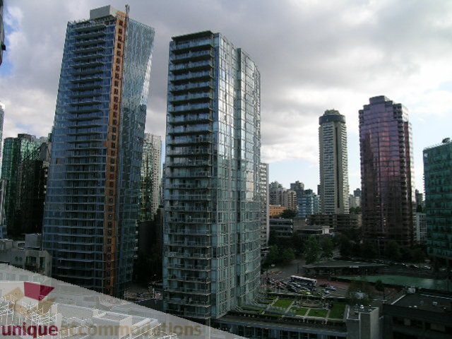 Furnished 2-bedroom + den with stunning city view and modern design. - 1602 - 560 Cardero, Vancouver Downtown