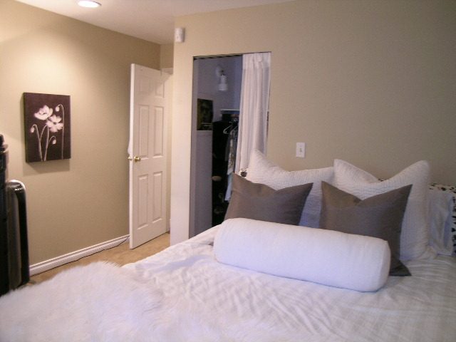 Suite - 3844 West 14th Ave - Suite in House - Point Grey - Photo 23 of 36