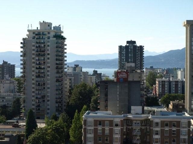 Furnished 2-bedroom condo with city view and modern furnishings. - 1608 - 1003 Burnaby Street, Vancouver Downtown