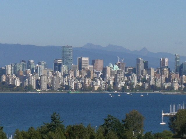 Furnished 6-bedroom house with stunning city view and waterfront access. - 4663 Bellevue Drive, Vancouver West Side