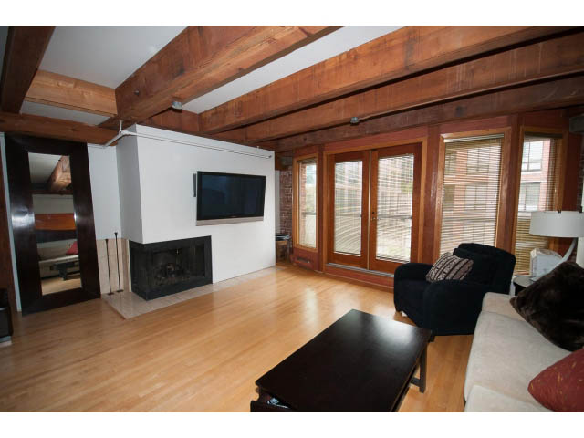 711 - 550 Beatty Street - Loft - Crosstown - Photo 3 of 25