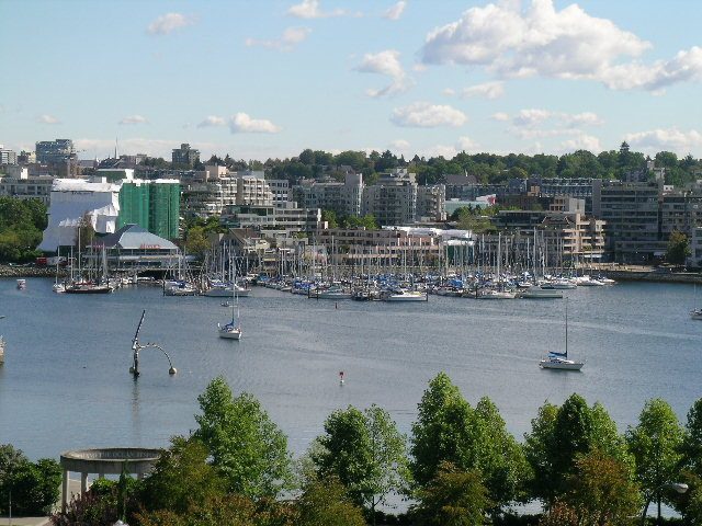 Spacious living room with stunning city view and waterfront access. - 508 - 1408 Strathmore Mews, Vancouver Downtown