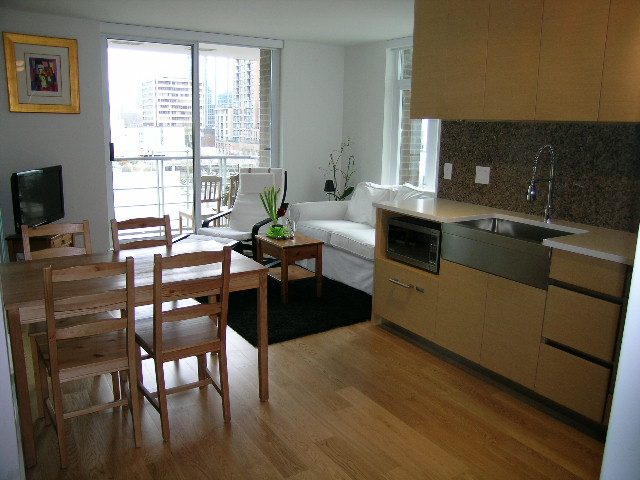 608 - 565 Smithe Street - Condo - Downtown - Photo 3 of 31