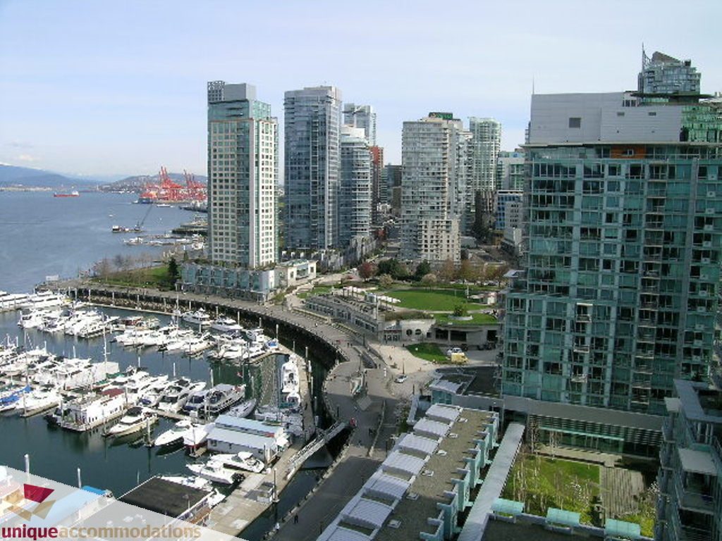 Spacious 3-bedroom condo with stunning city view and waterfront access. - 1903 - 535 Nicola Street, Vancouver Downtown
