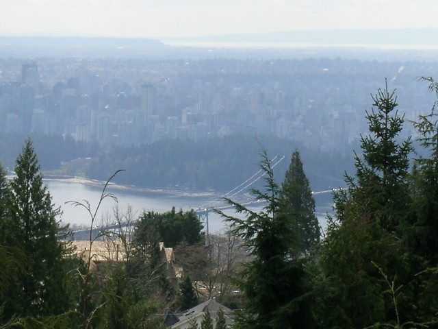 Furnished 6-bedroom + den house with stunning city view and lush greenery. - 1104 Hillside Road, West Vancouver