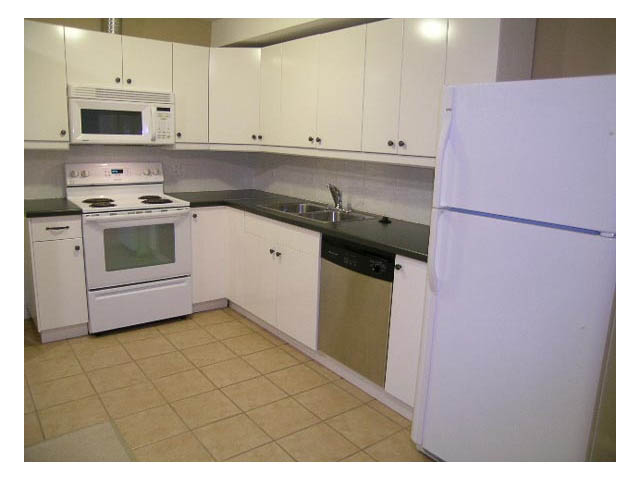 BSMT 4625 Capilano Road - Suite in House - Capilano - Photo 11 of 22