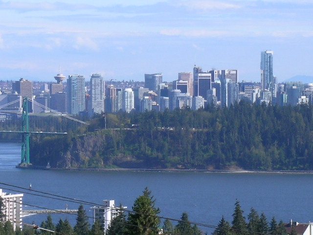 Furnished 4-bedroom house with stunning city view and waterfront access. - 1965 22nd Street, West Vancouver