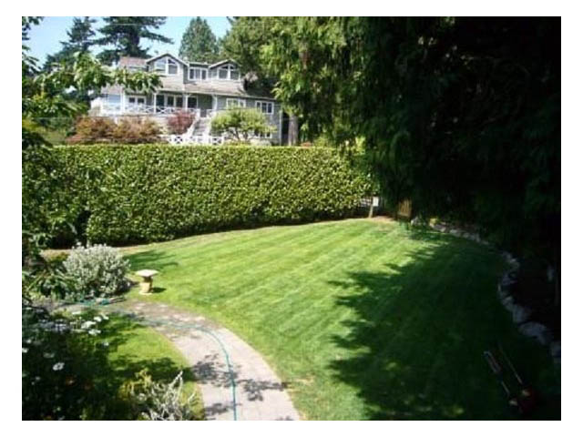 Furnished 3-bedroom house with manicured lawn and hedge. - 4750 The Highway, West Vancouver