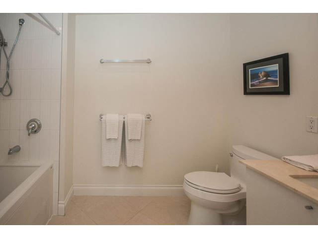 luxury furnished condo in north vancouver