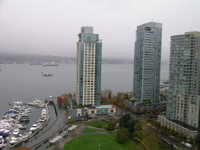 Furnished 1-bedroom + den with stunning city view and waterfront access. - 2006 - 588 Broughton St, Vancouver Downtown