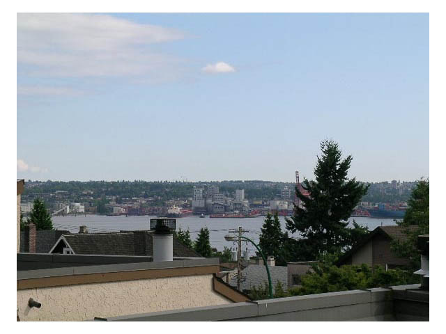 Bright living room with city view and waterfront access. - 3-220 East 4th Street, North Vancouver