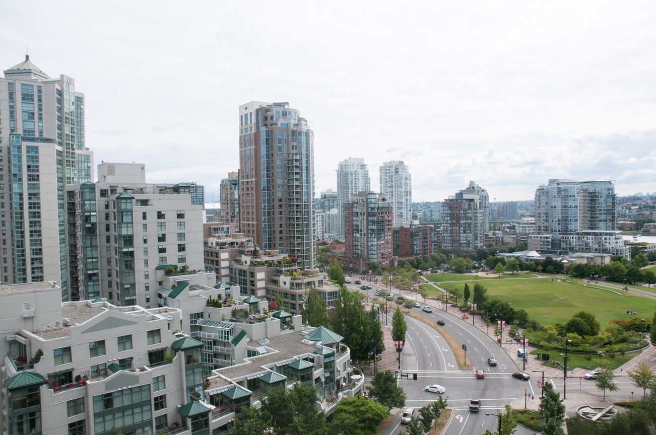 Furnished 1-bedroom + den with stunning city view and modern furnishings. - 1708 - 1438 Richards Street, Vancouver Downtown