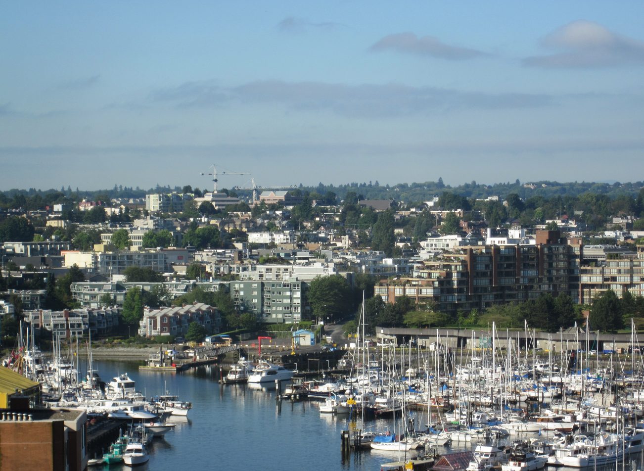 Furnished 1-bedroom + den with stunning city view and marina access. - 1403 - 907 Beach Avenue, Vancouver Downtown