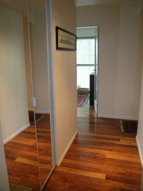 Bright living room with hardwood floors and city view. - 1403 - 907 Beach Avenue, Vancouver Downtown