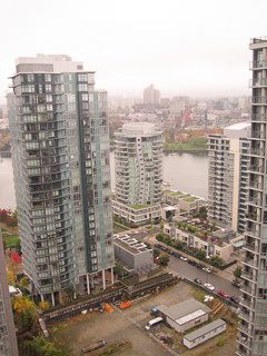 Furnished 1-bedroom + den with city view and modern furnishings. - 2901-1438 Richards Street, Vancouver Downtown
