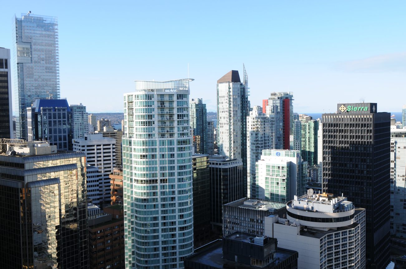 Furnished 2-bedroom condo with stunning city view and modern design. - 3103 - 1077 West Cordova, Vancouver Downtown