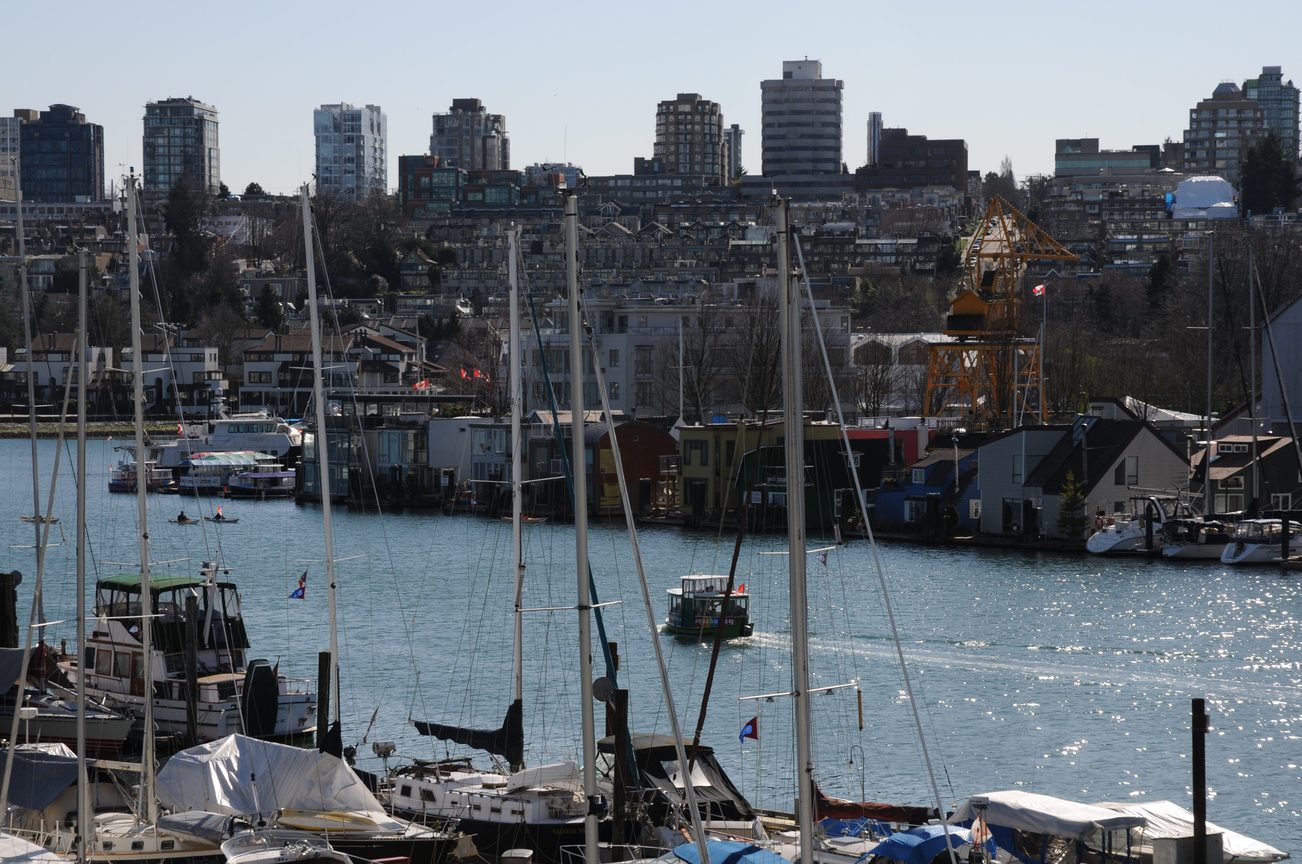 Bright waterfront living with stunning city views and docked sailboats. - 302 - 628 Kinghorne Mews, Vancouver Downtown