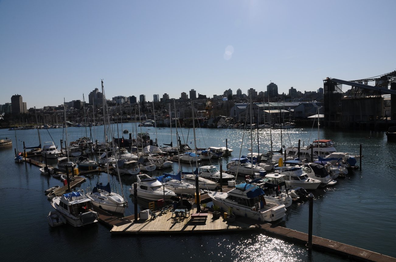 Furnished 2-bedroom condo with a stunning city view and waterfront access. - 302 - 628 Kinghorne Mews, Vancouver Downtown