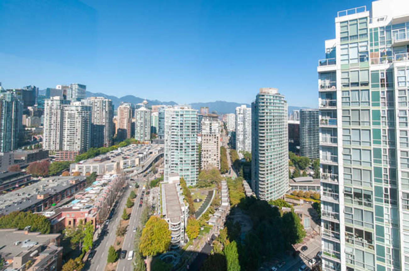 Yaletown Views in this Rental Apartment in the Aquarius Downtown Vancouver