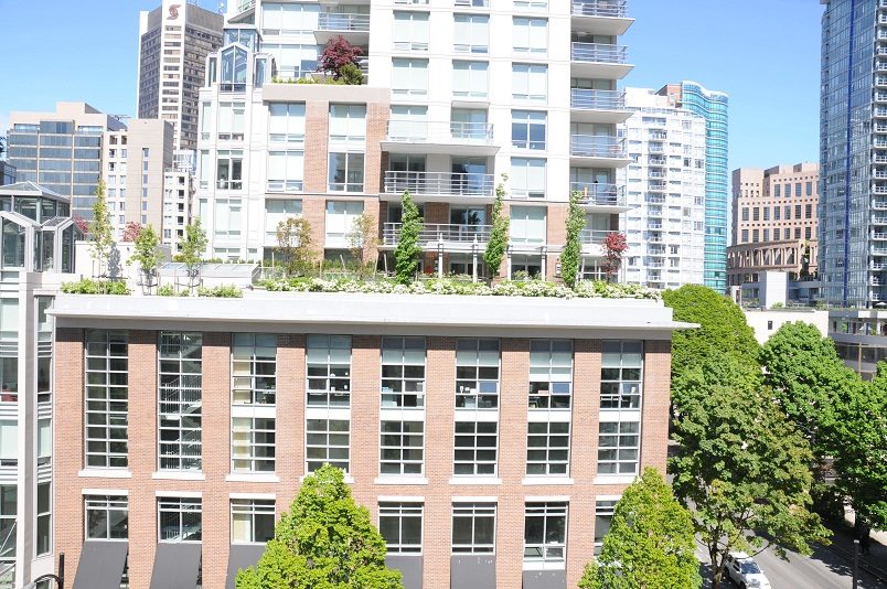 Furnished 2-bedroom condo with rooftop garden and city views. - 705 - 538 Smithe, Vancouver Downtown