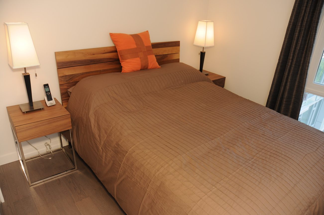 Furnished 2-bedroom + den with hardwood floors and modern decor. - 801 - 161 West Georgia, Vancouver Downtown