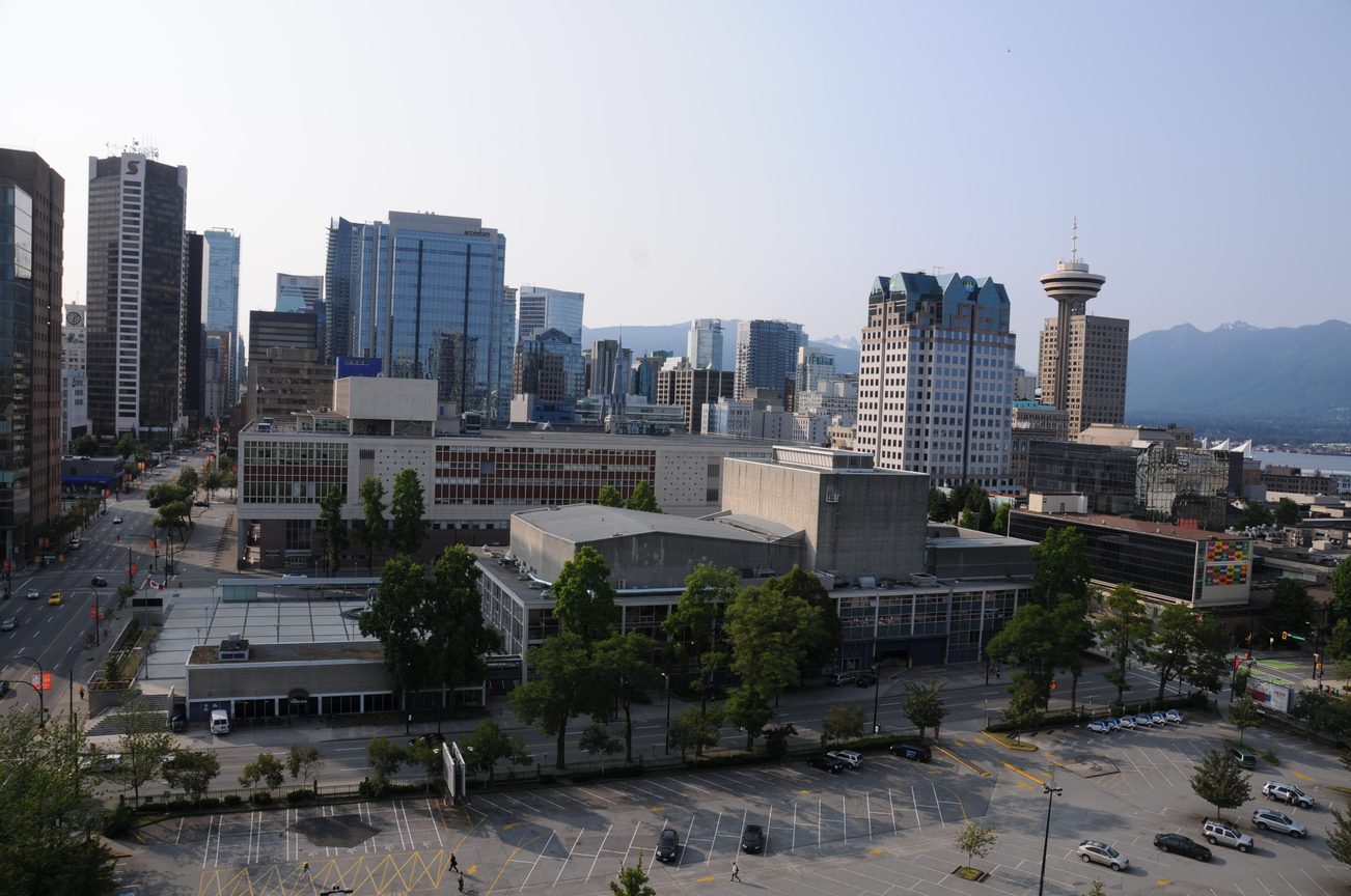 Furnished 1-bedroom + den with stunning city view and modern furnishings. - 2009 - 161 West Georgia, Vancouver Downtown
