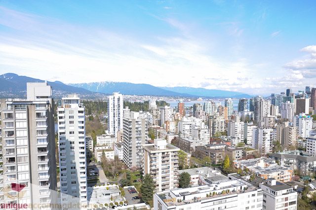 Furnished 1-bedroom condo with stunning city view and modern decor. - 1802- 2055 Pendrell, Vancouver Downtown