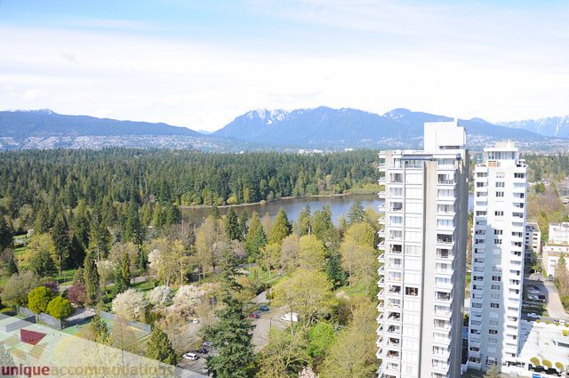 Furnished 1-bedroom condo with stunning city view and lush greenery. - 1802- 2055 Pendrell, Vancouver Downtown