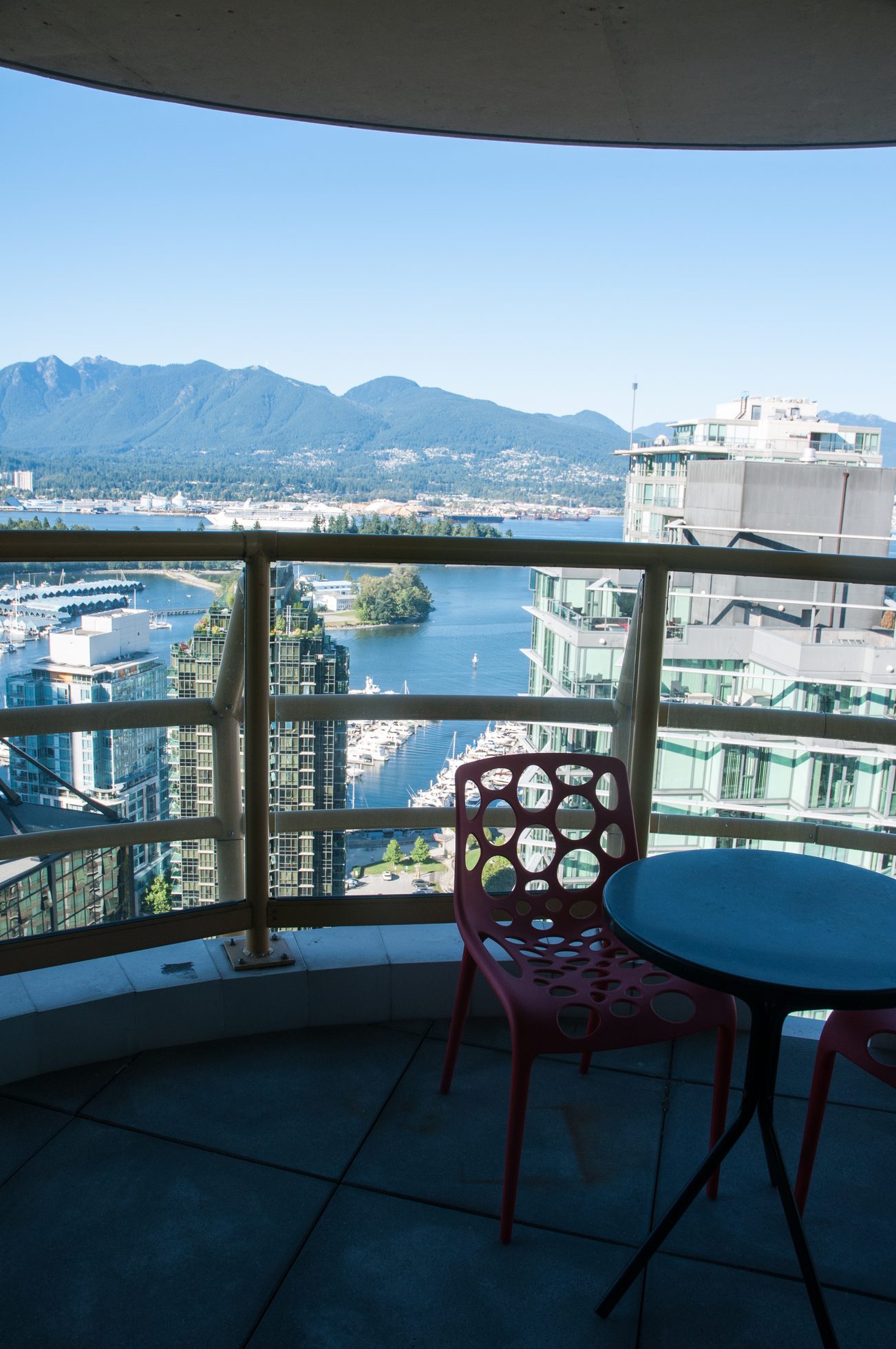 Furnished balcony with city view and modern furniture. - 3201 - 1331 Alberni, Vancouver Downtown