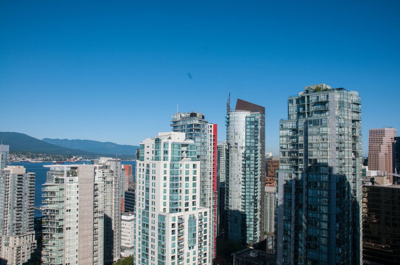 Furnished 3-bedroom + den with stunning city view. - 3201 - 1331 Alberni, Vancouver Downtown