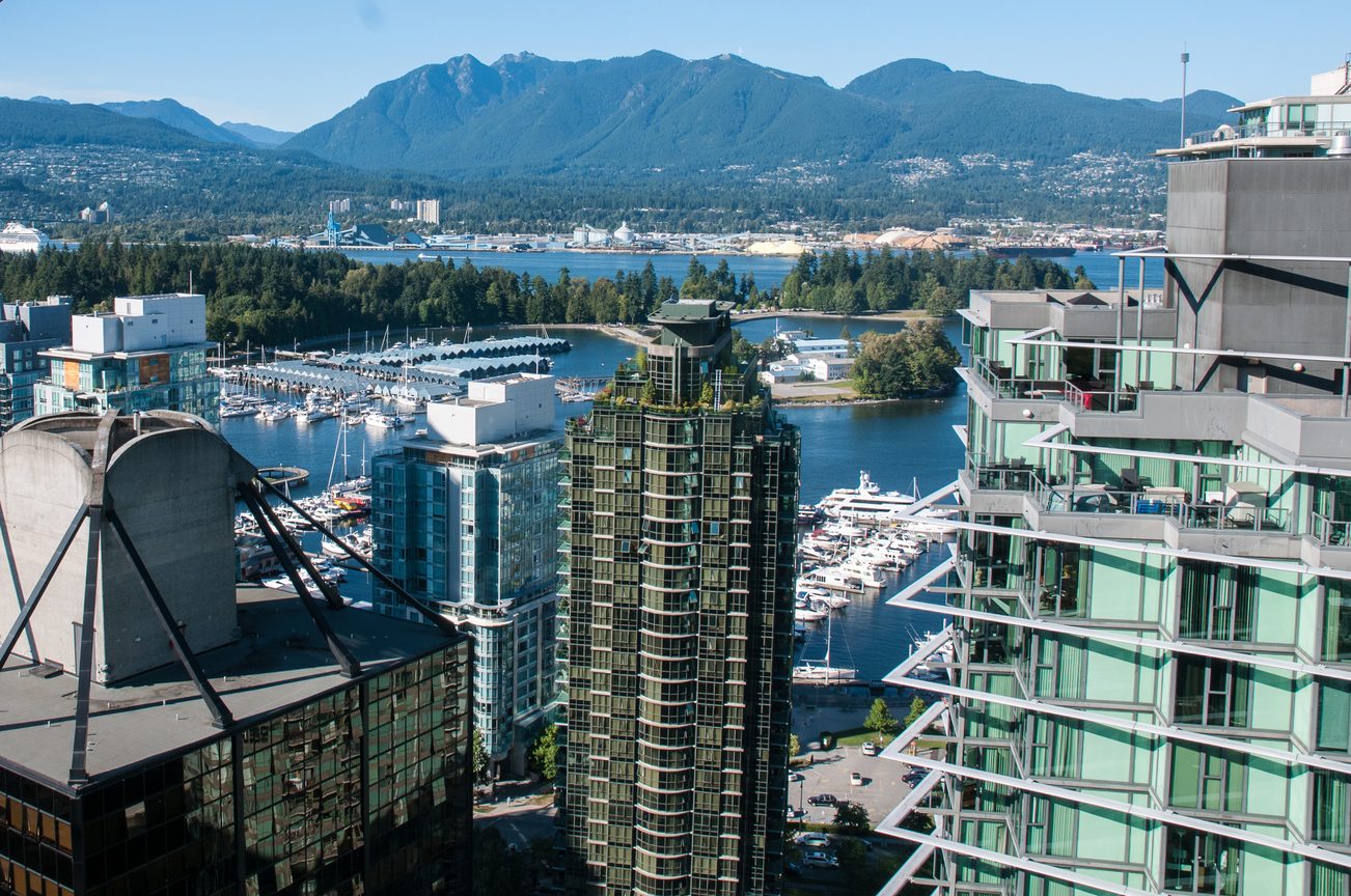 Furnished 3-bedroom + den with stunning city and marina views. - 3201 - 1331 Alberni, Vancouver Downtown