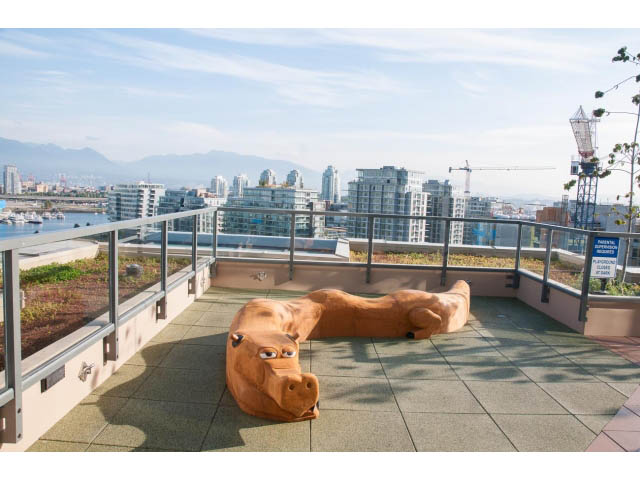 beautiful condo in vancouver