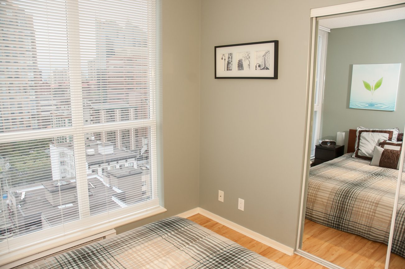 Furnished 1-bedroom with hardwood floors and city view. - 1601-1199 Seymour Street, Vancouver Downtown