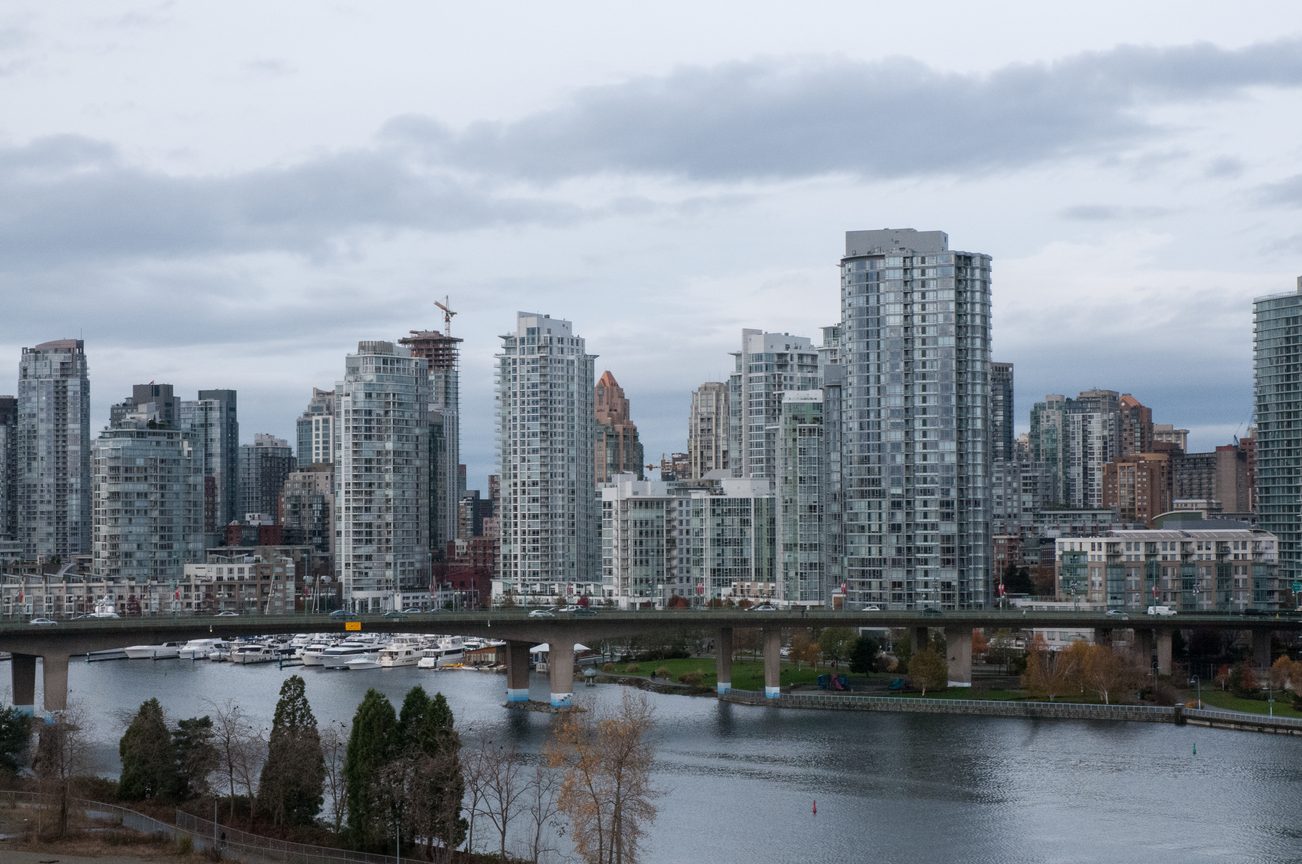 Furnished 2-bedroom + den condo with stunning city view and modern amenities. - 1010-181 West 1st Avenue, Vancouver West Side