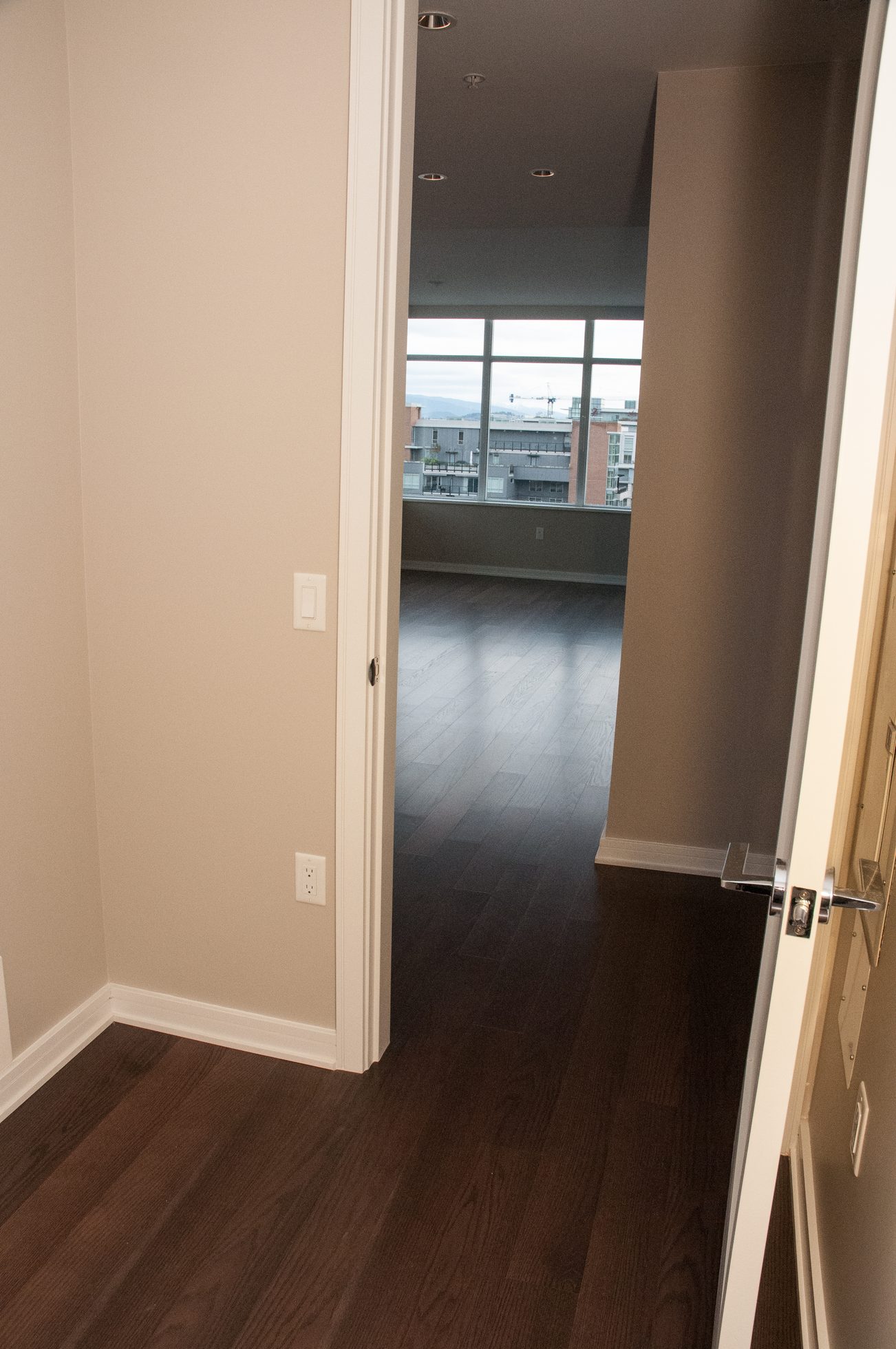 Den with hardwood floors and city view. - 1010-181 West 1st Avenue, Vancouver West Side