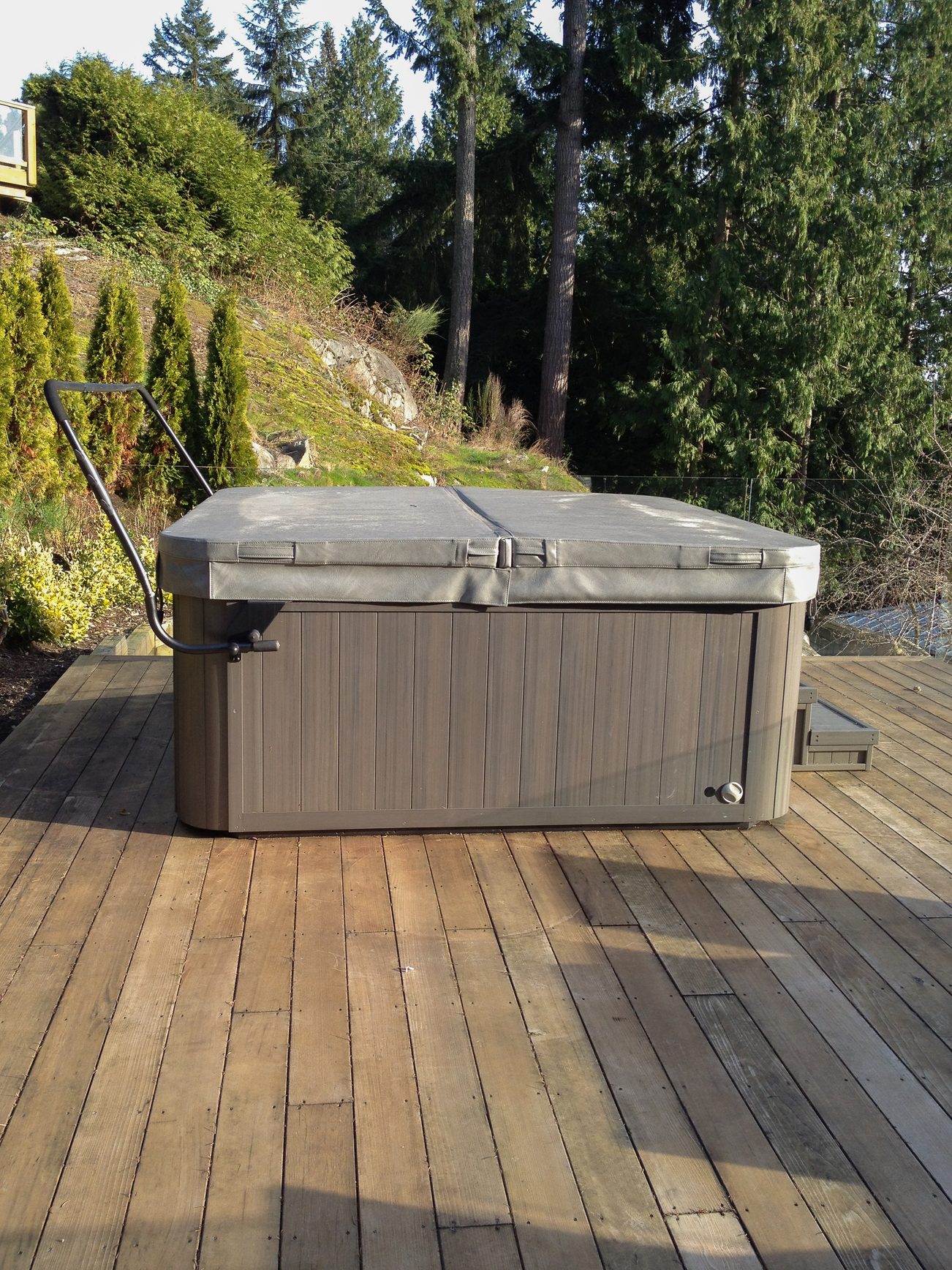 Spacious deck with hot tub and forest view. - 3925 Viewridge Place, West Vancouver