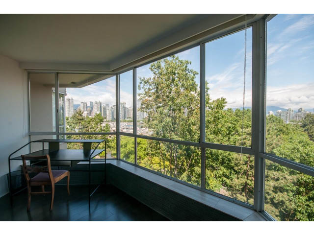 Bright balcony with city view and modern furnishings. - 806 - 518 Moberly Rd, Vancouver West Side