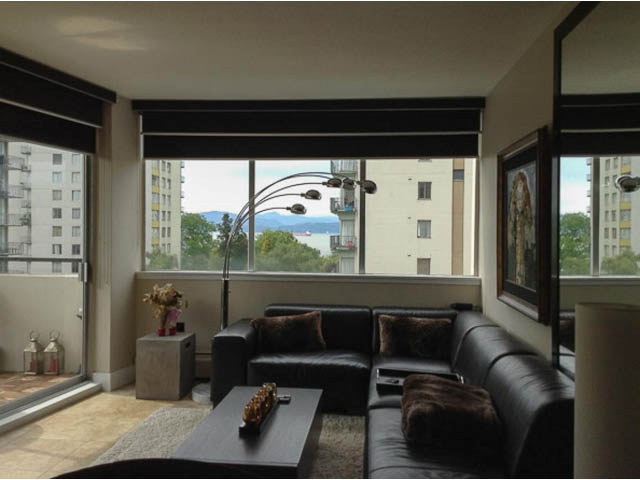 Spacious living room with city view and modern decor. - 501 - 1251 Cardero Street, Vancouver Downtown