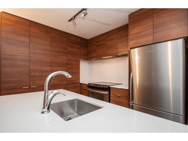 district crossing apartment for rent bedroom den north vancouver