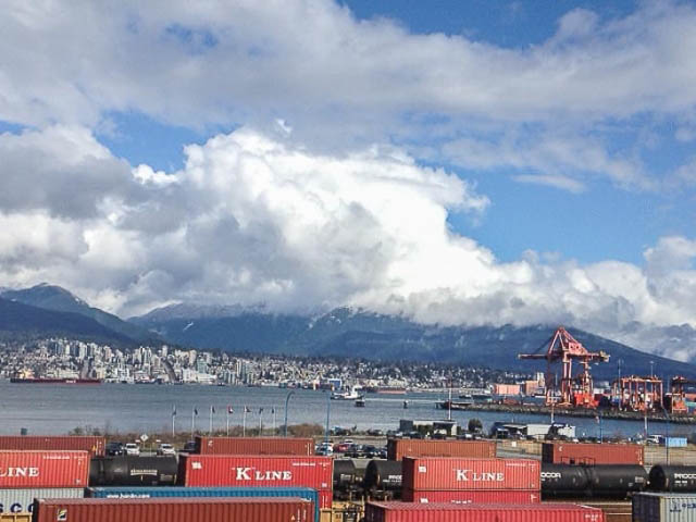 Loft with stunning city view and waterfront access. - 207 - 345 Water St, Vancouver Downtown