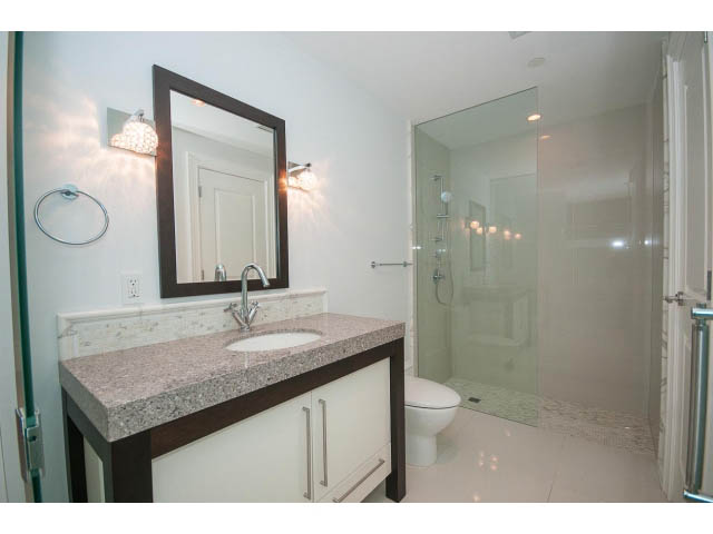 Bright bathroom with granite countertops and a walk-in shower. - 403 - 1102 Hornby St
403 - 1102 Hornby Street, Vancouver Downtown